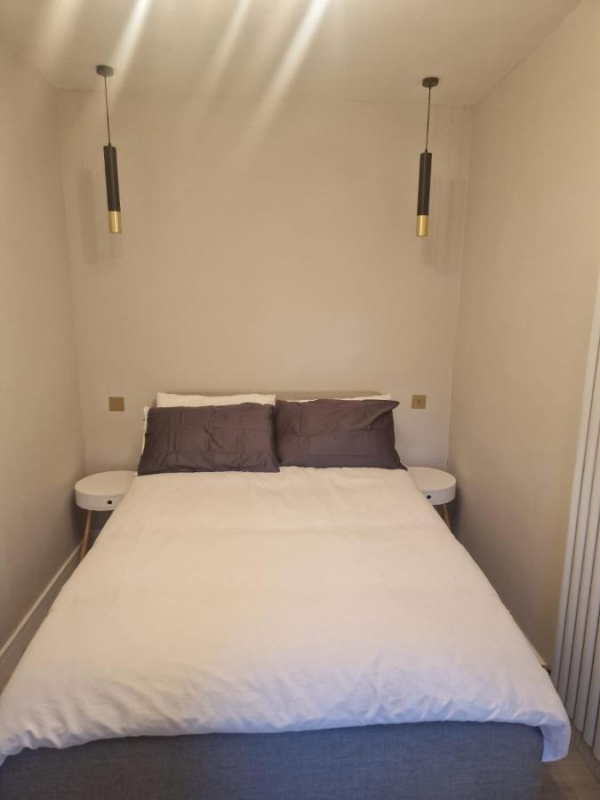 Collier'S Wood En-Suite Apartments London Exterior photo