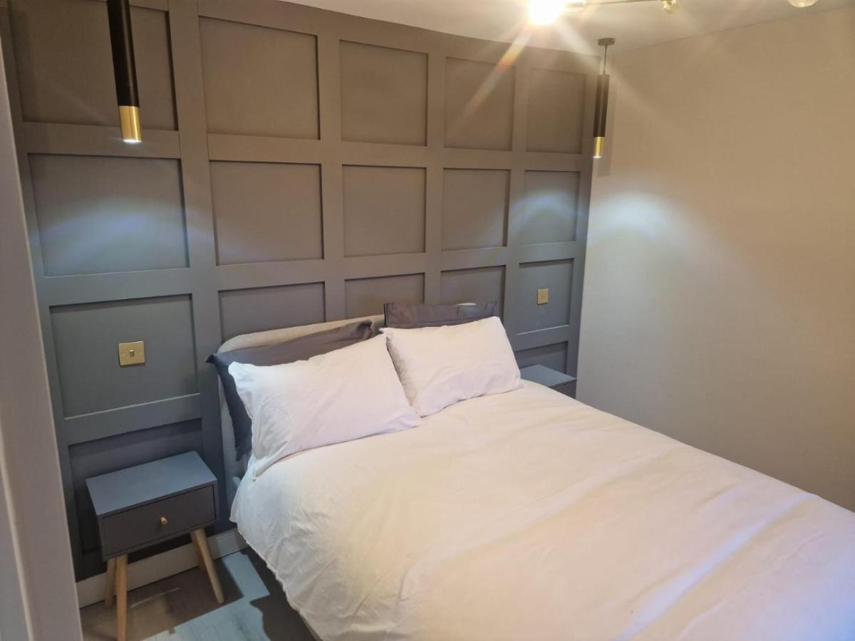 Collier'S Wood En-Suite Apartments London Exterior photo